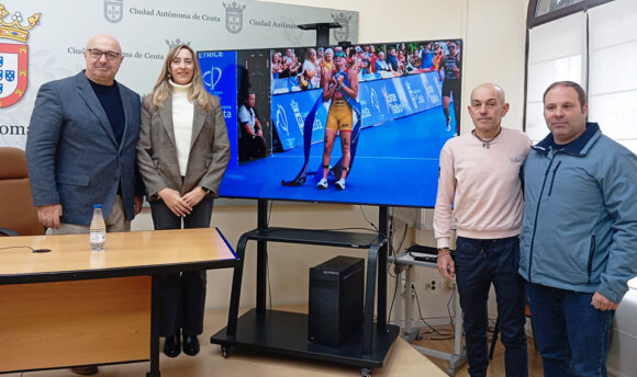 Un momento de la presentación llevada a cabo en el Palacio de la Asamblea 
